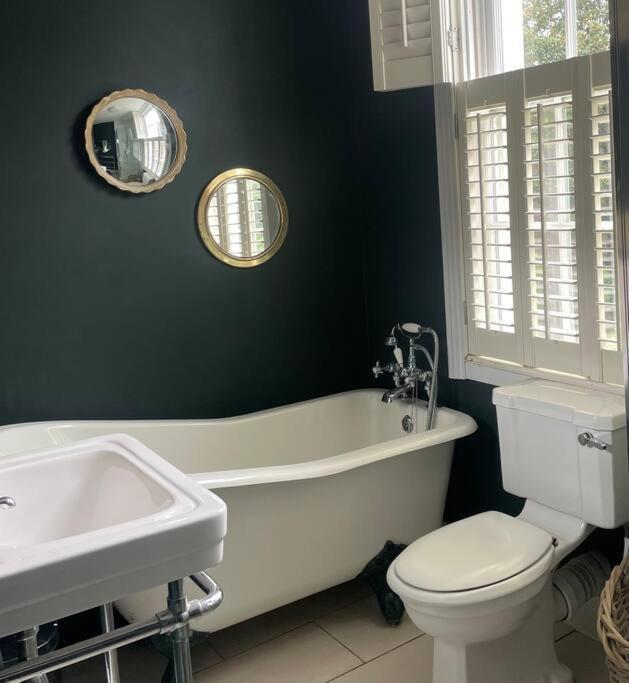 Beautiful London Victorian House, Sleeps 12 Villa Buitenkant foto
